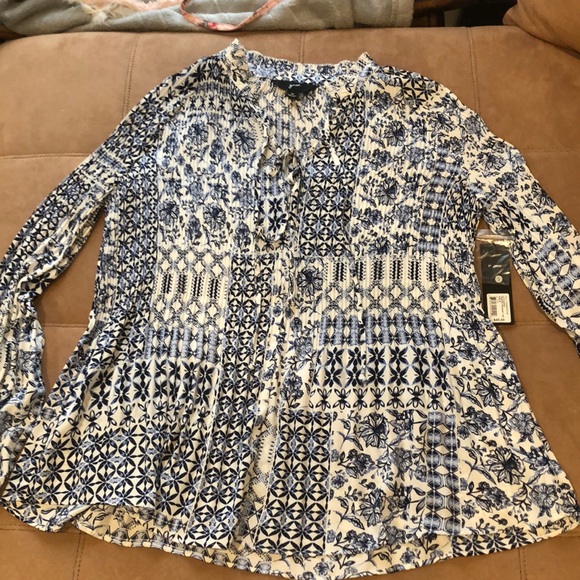 GNW Tops - Pleated Printed pedant top NWT